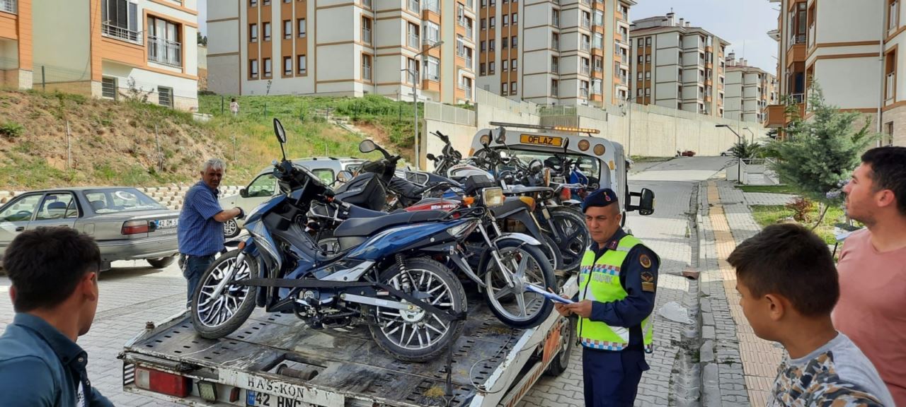İlçe Jandarma 37 motosikleti trafikten men etti