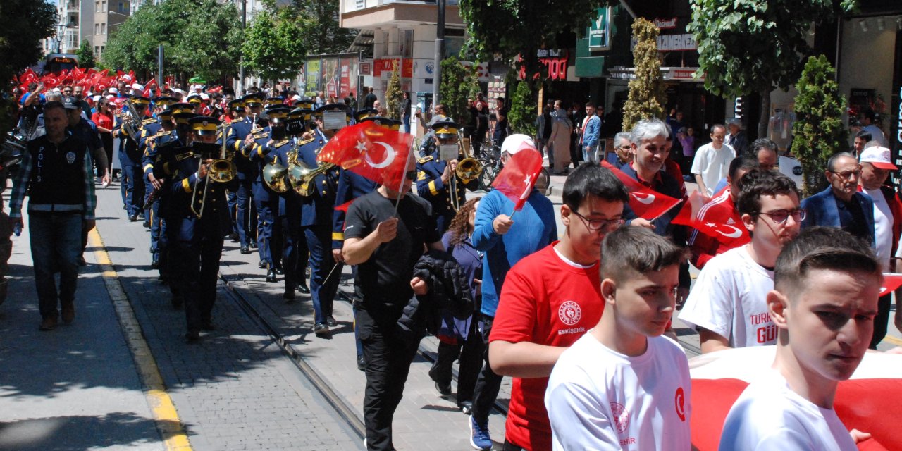 19 Mayıs kutlamaları kapsamında Gençlik Yürüyüşü yapıldı