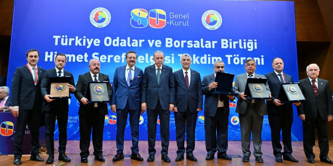 Erdoğan'dan Öztürk'e plaket