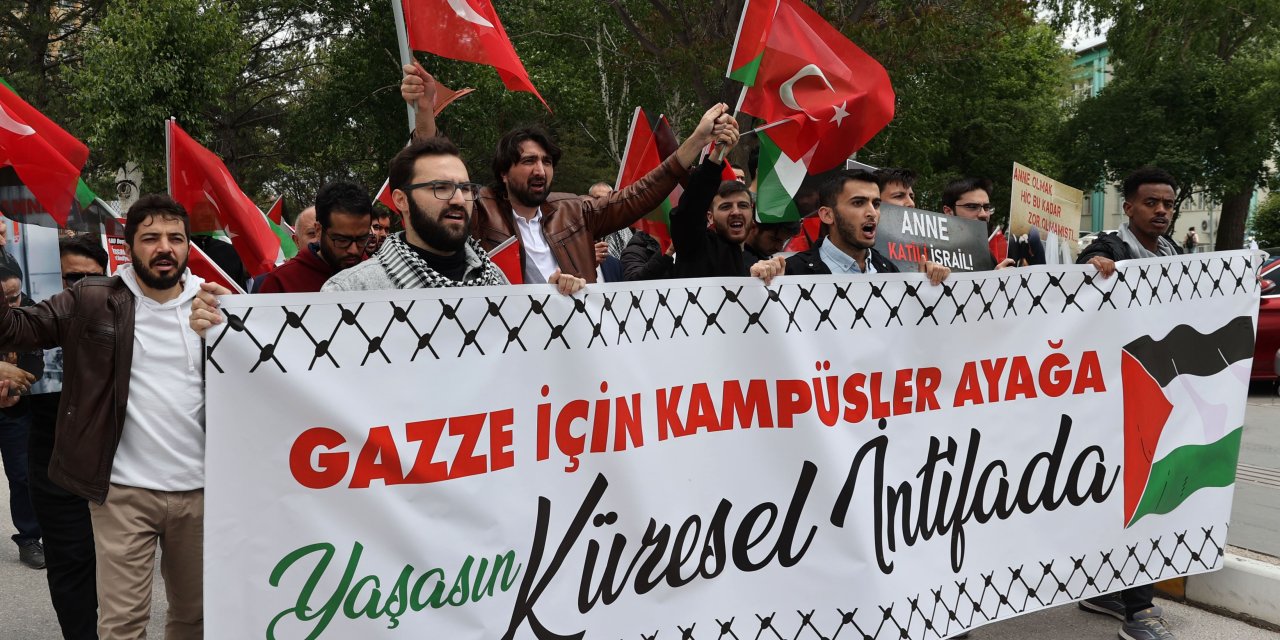 Filistin'e destek için Cumhuriyet Üniversitesi'nde gösteri düzenlendi