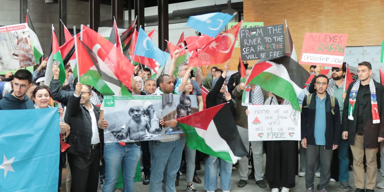 Abdullah Gül Üniversitesi öğrencileri, Gazze'ye yapılan saldırıları kınadı