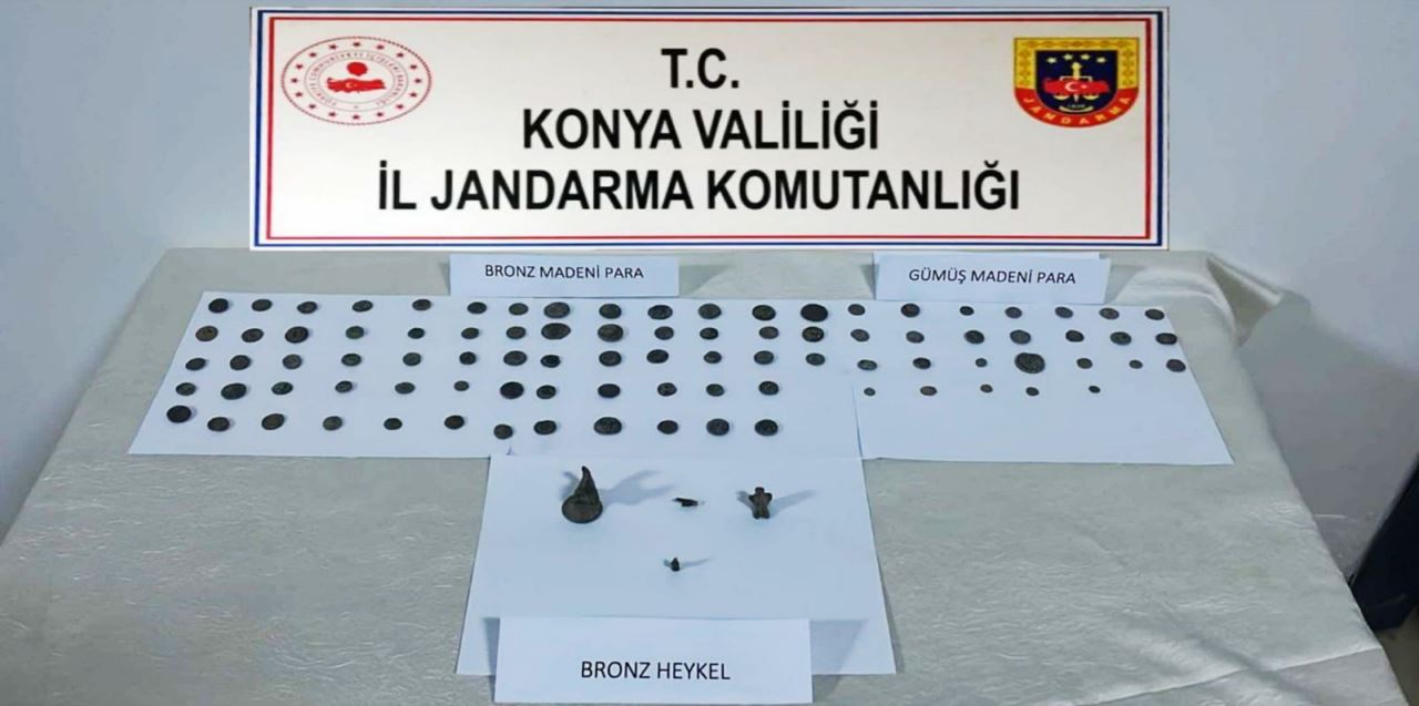 Konya'da jandarma tarihi eser operasyonu yaptı