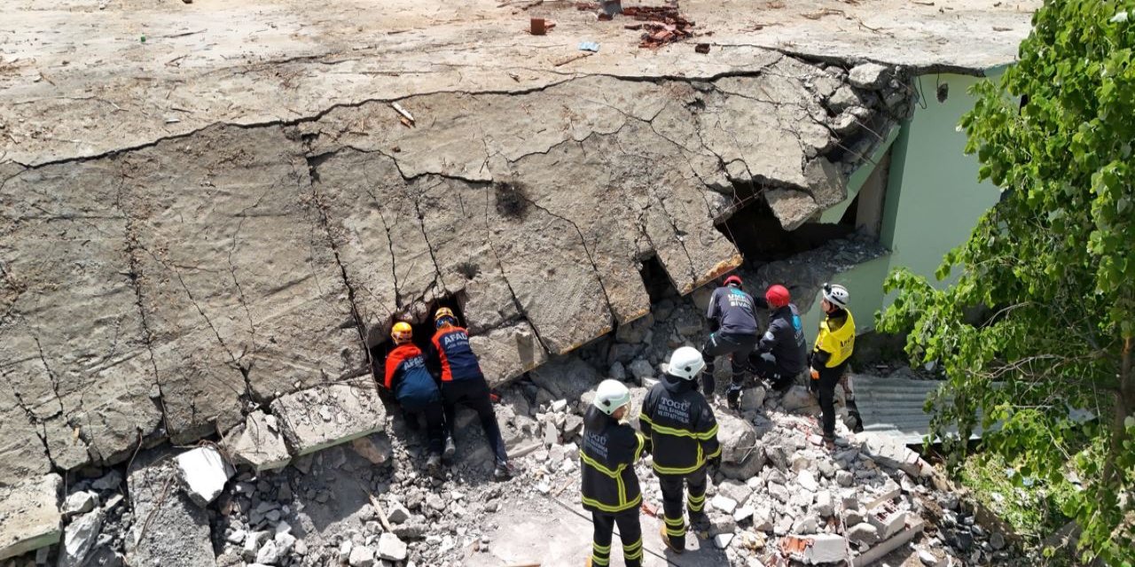 Böyle deprem tatbikatı görülmedi! Gerçeğinden farksızdı