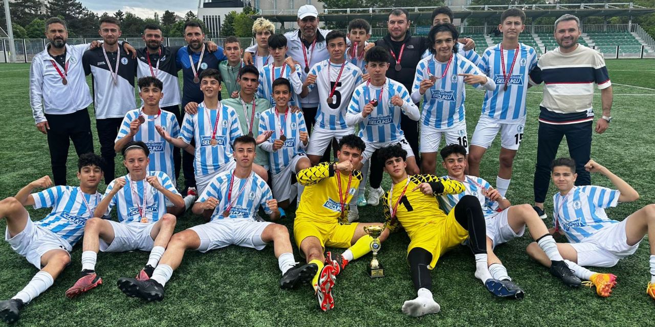 Selçuklu Belediyespor U15 Futbol Takımı Türkiye şampiyonasın da 2. kademeye yükseldi!