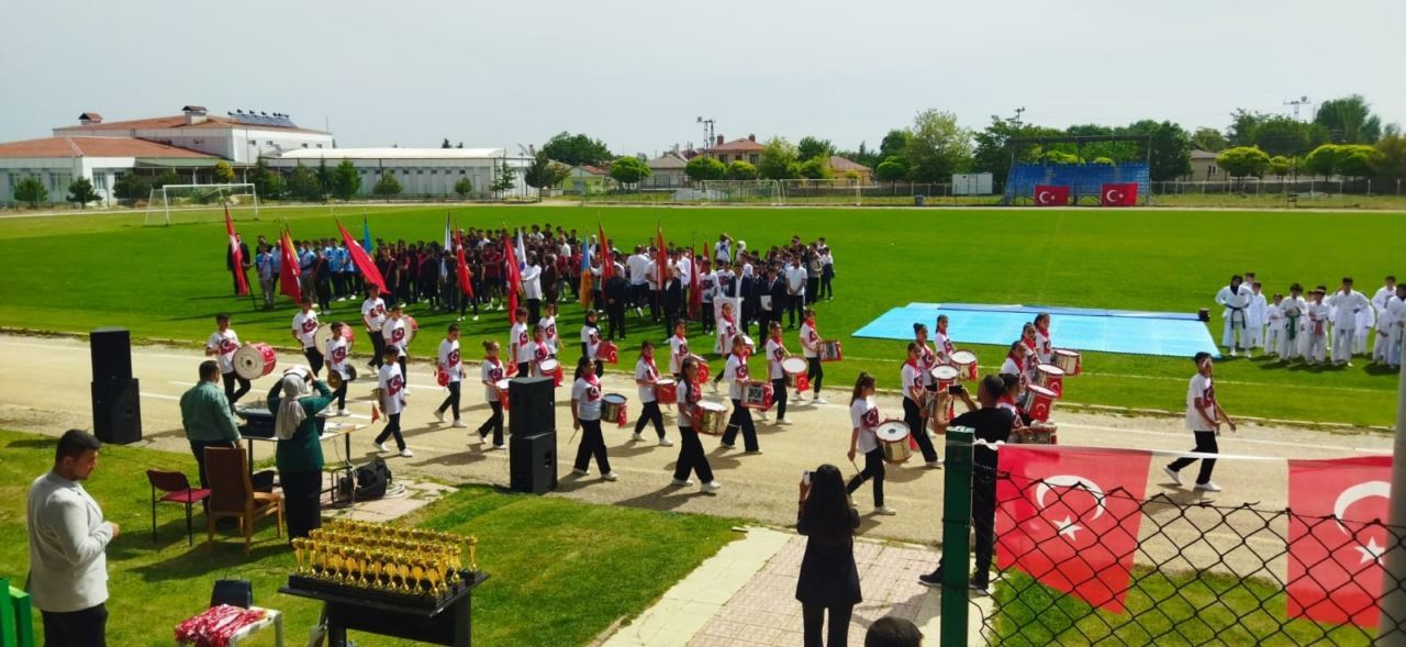 Gençlik Bayramı Sarayönü’nde coşkuyla kutlandı