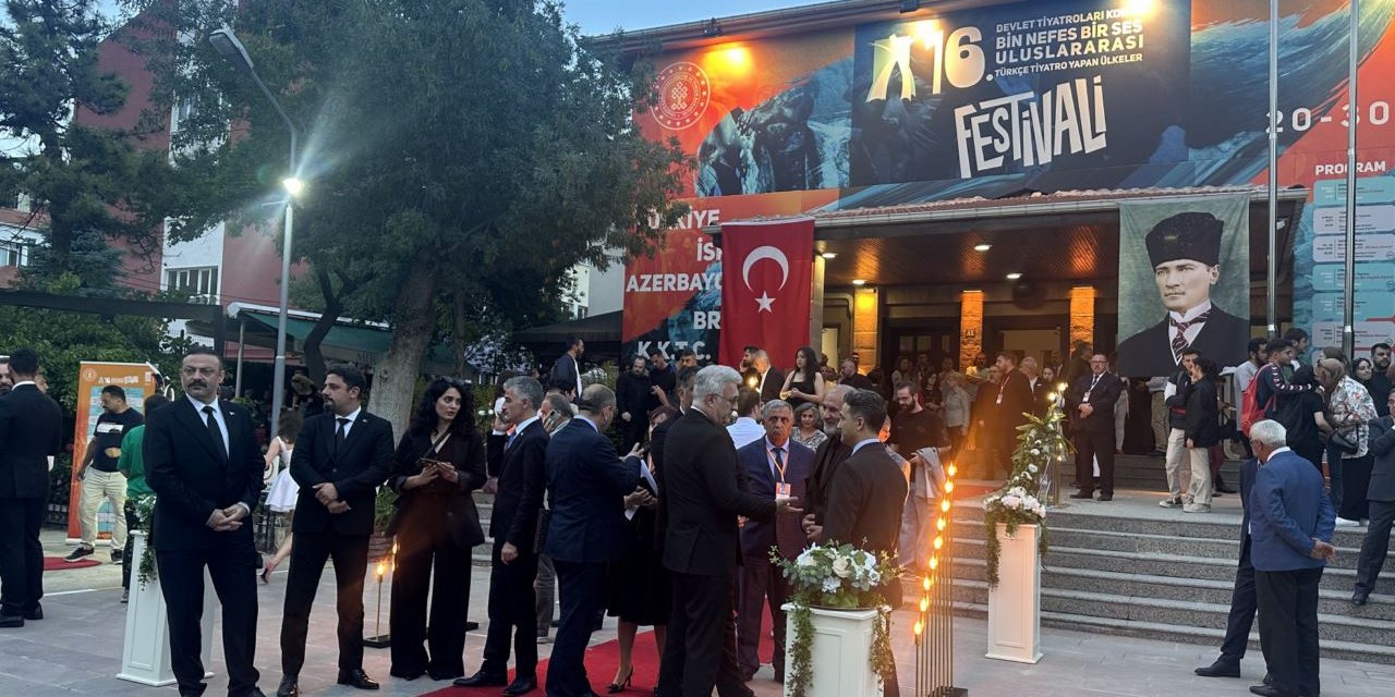 16. Bin Nefes Bir Ses Uluslararası Türkçe Tiyatro Yapan Ülkeler Festivali törenle başladı