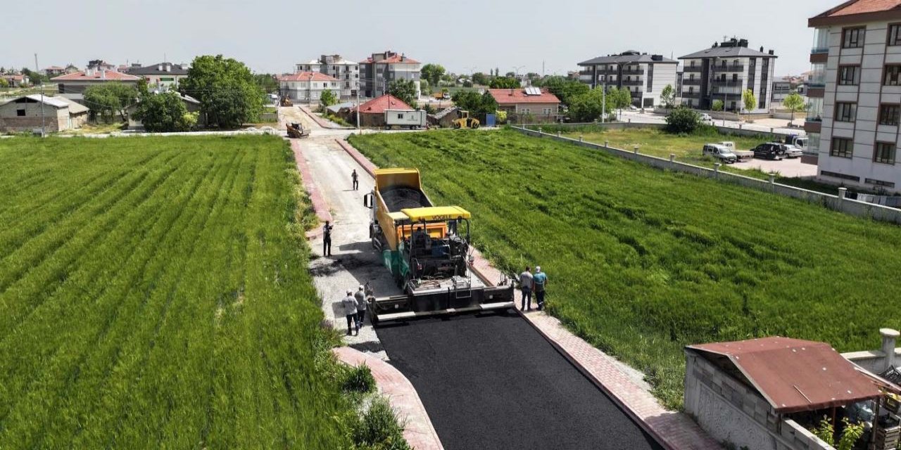 Karatay Belediyesi'nde asfalt seferberliği devam ediyor