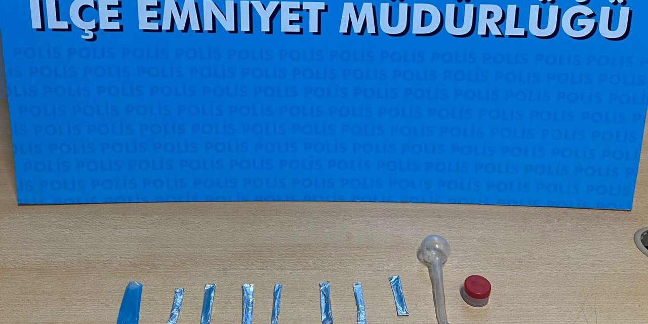 Polis ekiplerinin gerçekleştirdikleri çalışmalarda çok sayıda uyuşturucu madde ele geçirildi