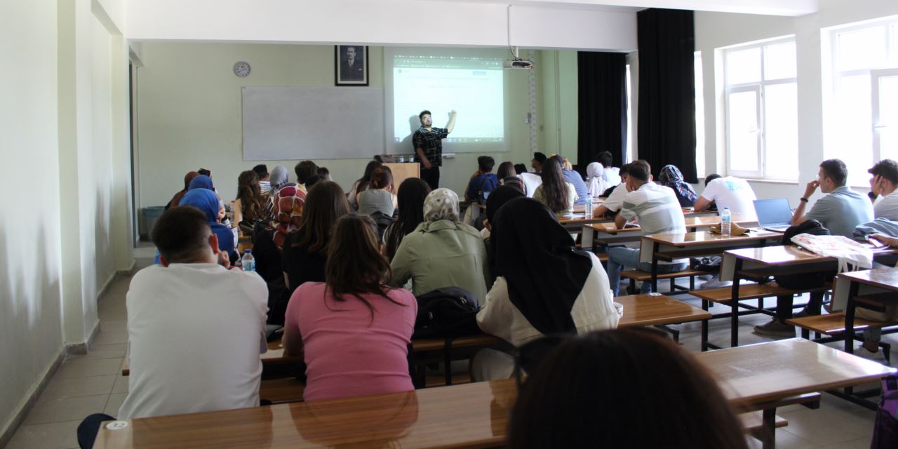 NEÜ Ereğli Fakültesinde yapay zeka konferansı düzenlendi