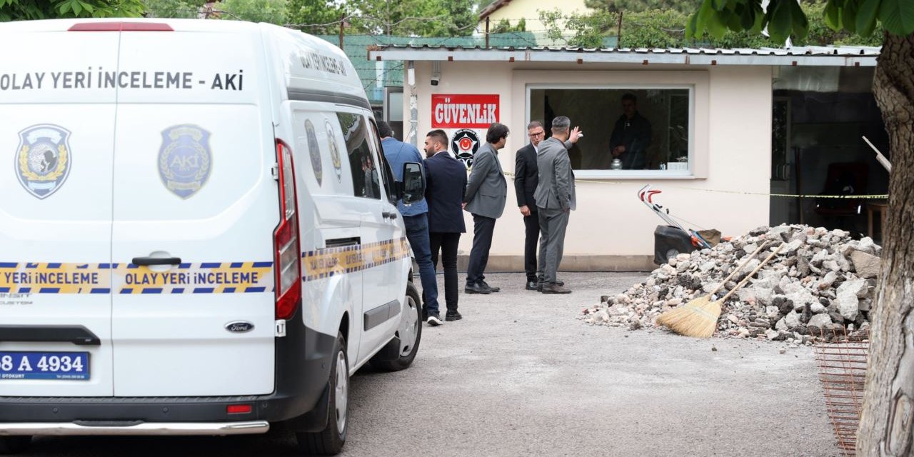 Güvenlik görevlisinin silahından çıkan kurşun arkadaşını canından ediyordu