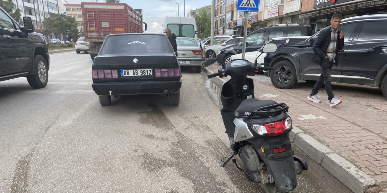 Kulu’da motosiklet otomobile çarptı: motosikletli yaralandı