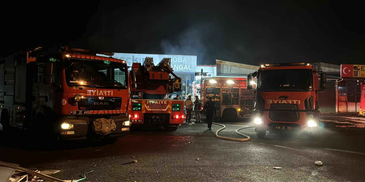 Kayseri'de fabrikada çıkan yangın söndürüldü