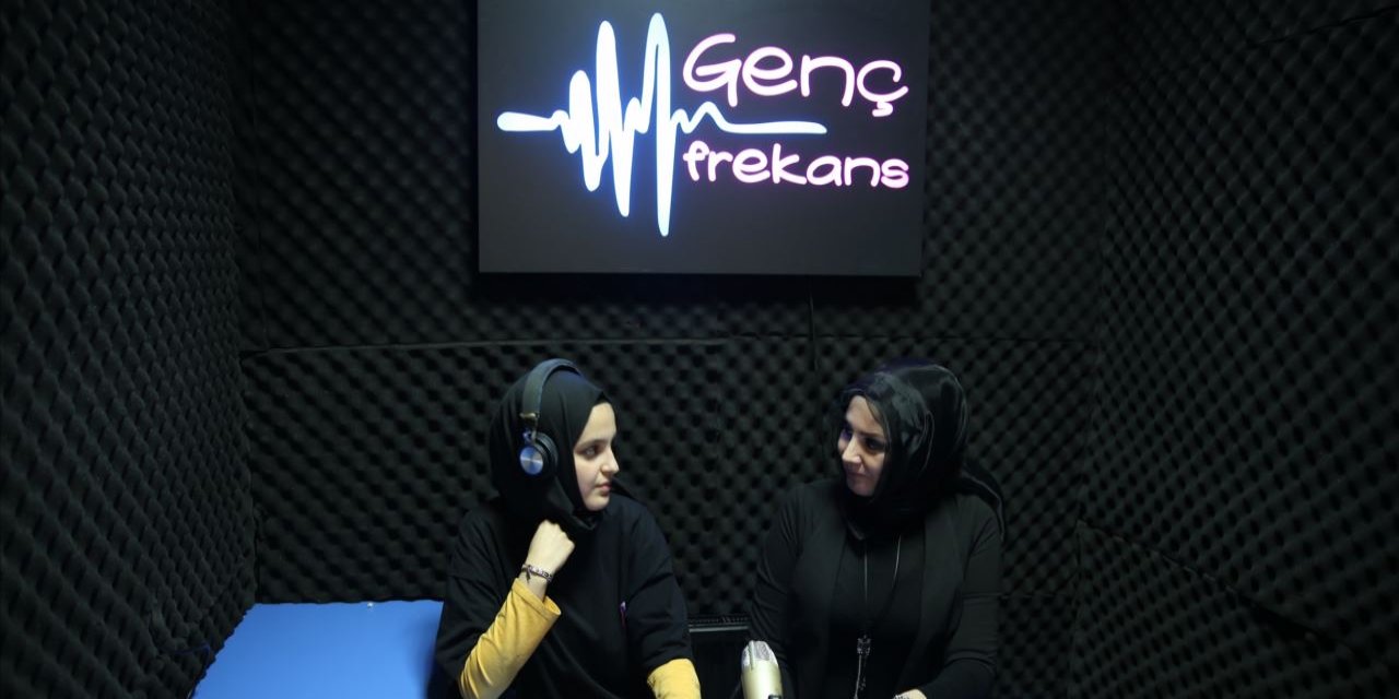 Konya'daki okul radyosu geleceğin iletişimcilerini yetiştiriyor