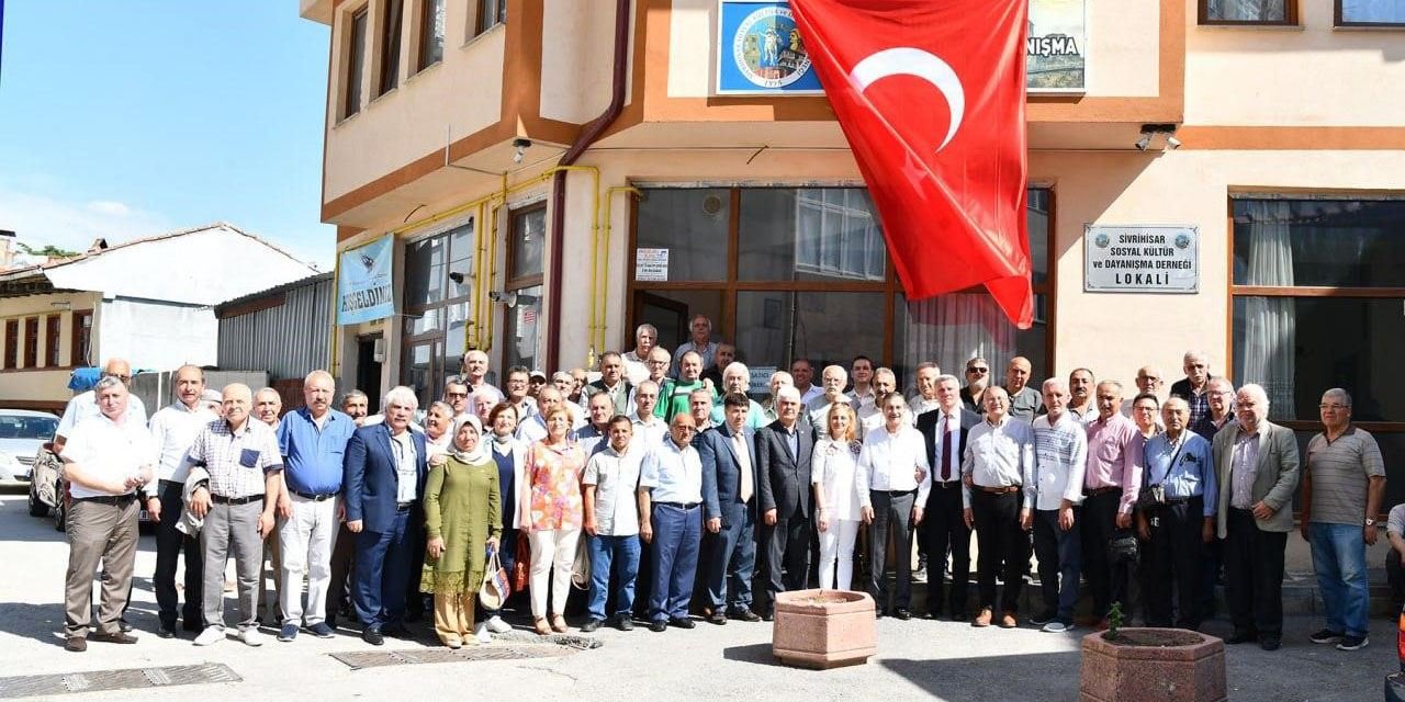 Sivrihisarlılar Derneği Başkanı Arslan, tekrar seçilerek güven tazeledi