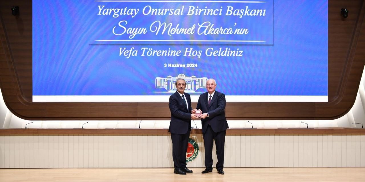 Eski Yargıtay Başkanı Akarca için veda töreni yapıldı