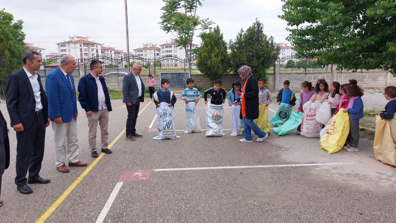 Sarayönü’nde çocuklar doyasıya eğlendi