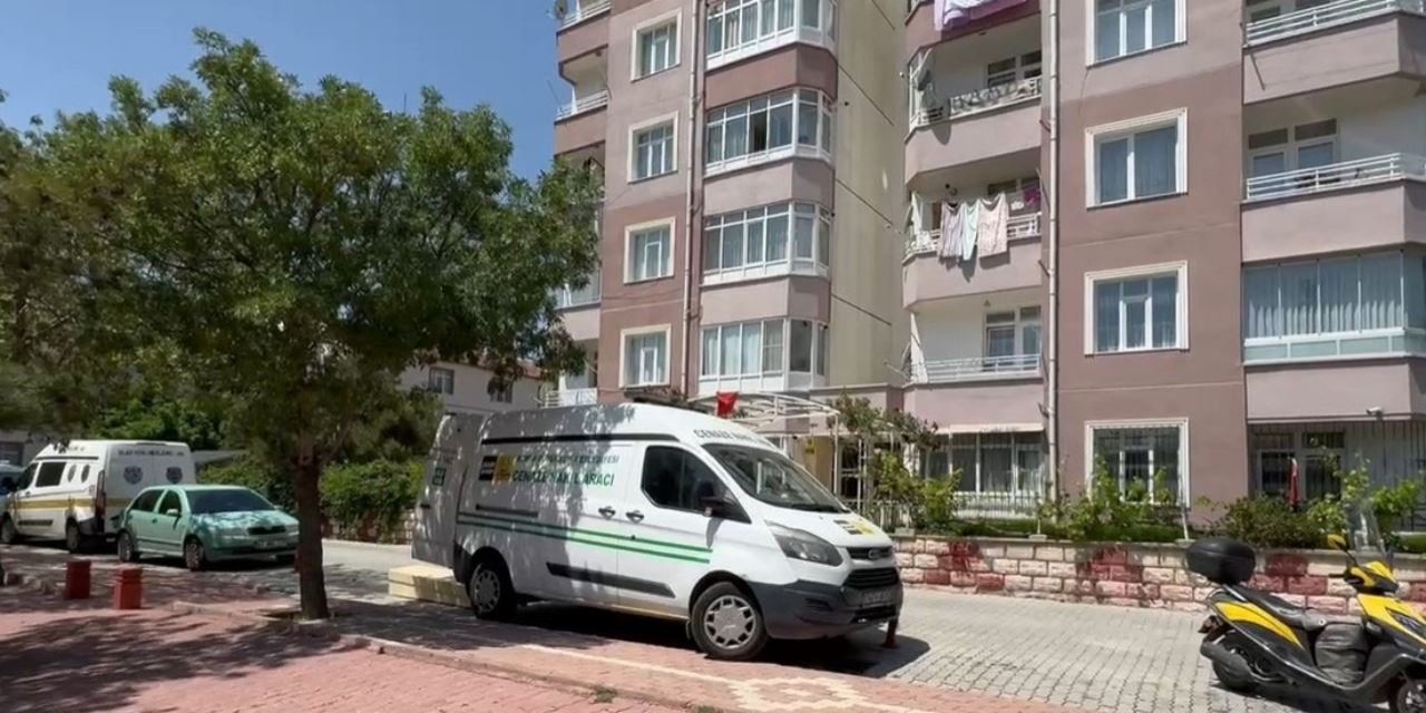 Konya'da kan donduran olay! Genç kadın apartman bahçesinde ölü bulundu