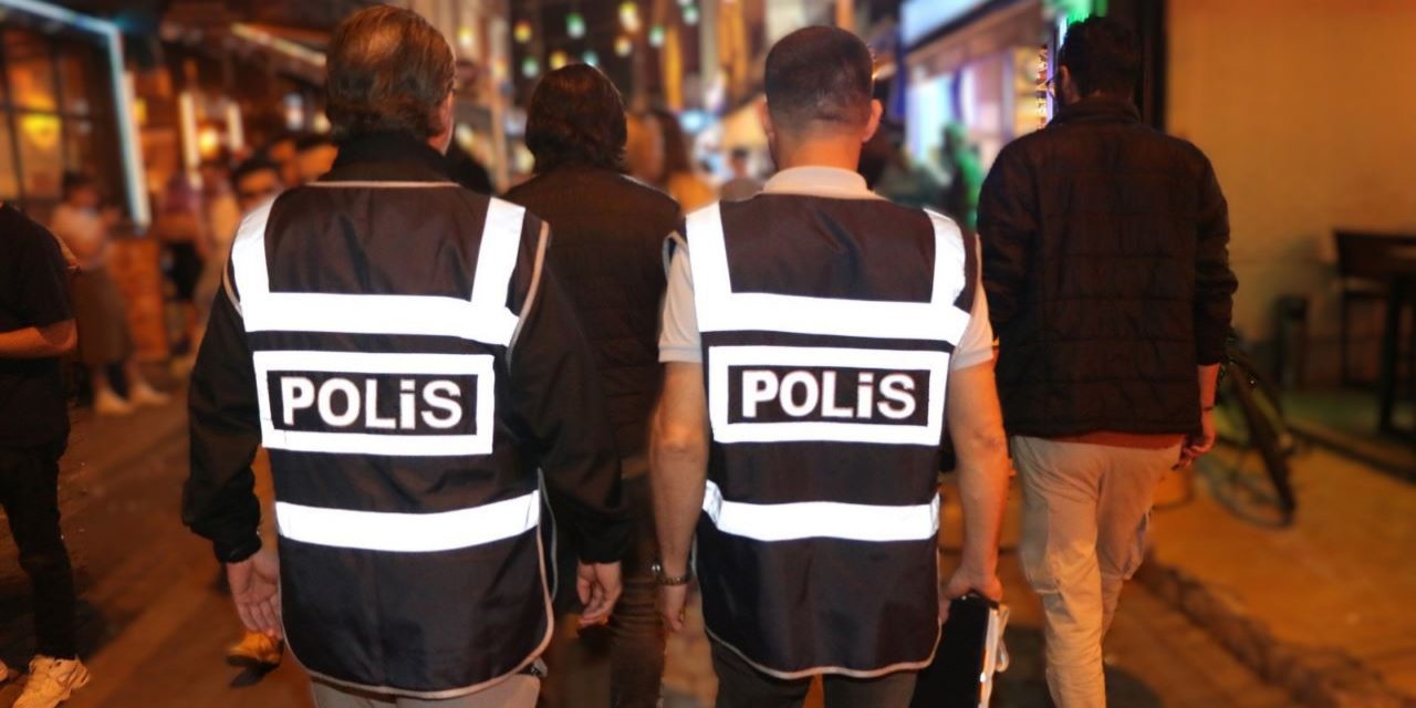 Polis ekipleri ‘Barlar Sokağı' denetimlerini hız kesmeden sürdürüyor