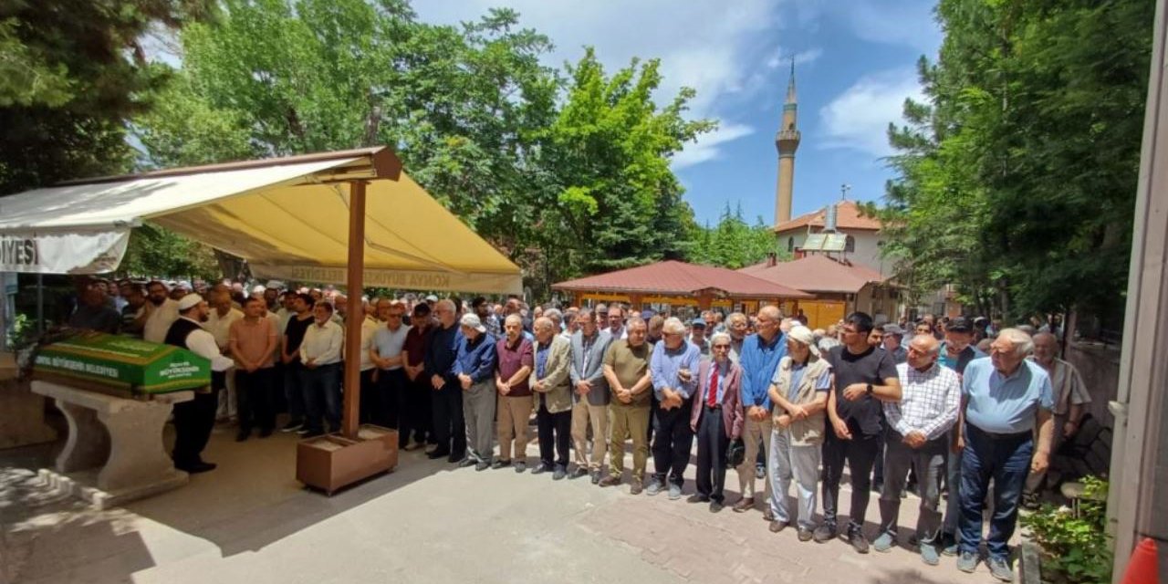 Konyalı eski bakanın acı günü