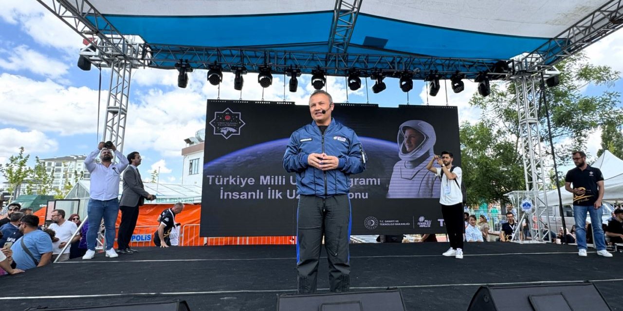 Türkiye'nin ilk astronotu Gezeravcı, Aksaray Bilim Festivali'ne katıldı