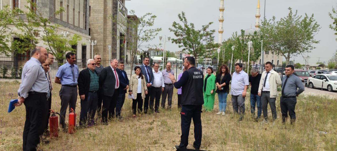 Her an yangın çıkacakmış gibi eğitiliyorlar