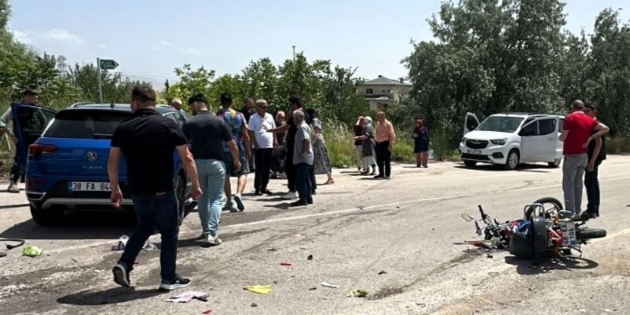 Otomobil ile çarpışan motosikletin sürücüsü hayatını kaybetti