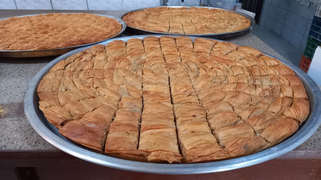 Ustaları bile peşinizden koşturacaksınız. Hazır yufka ile baklava yapmanın sırrı