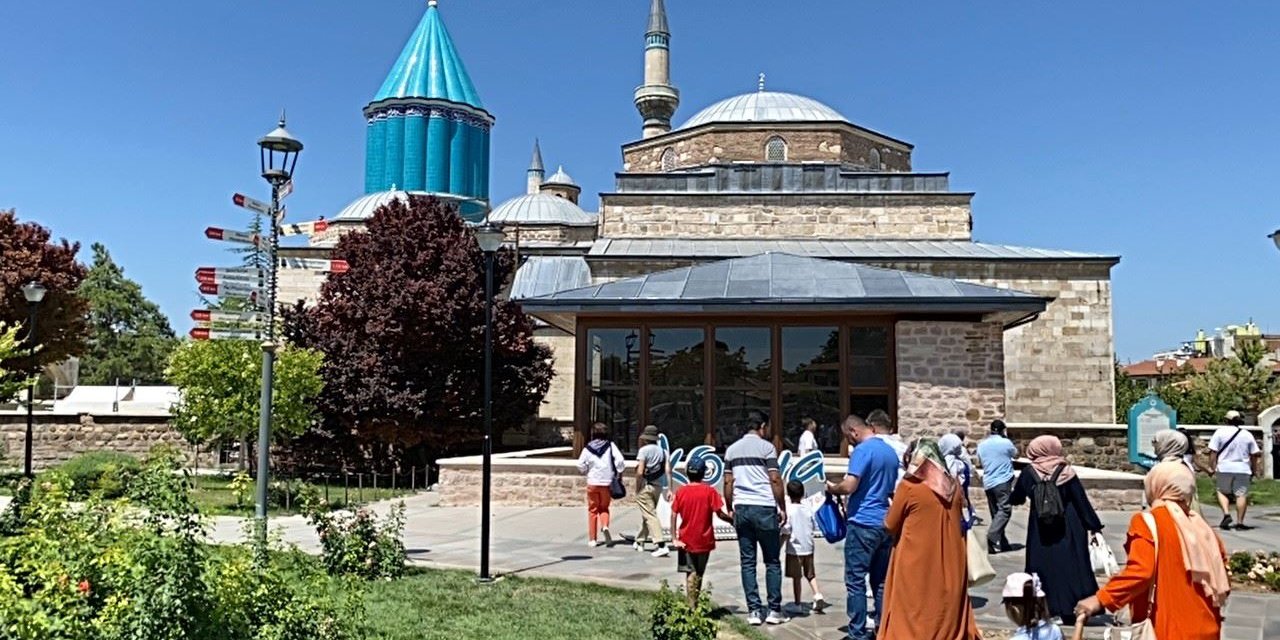 Bayram tatilinde Mevlana Müzesi ziyaretçi akınına uğradı