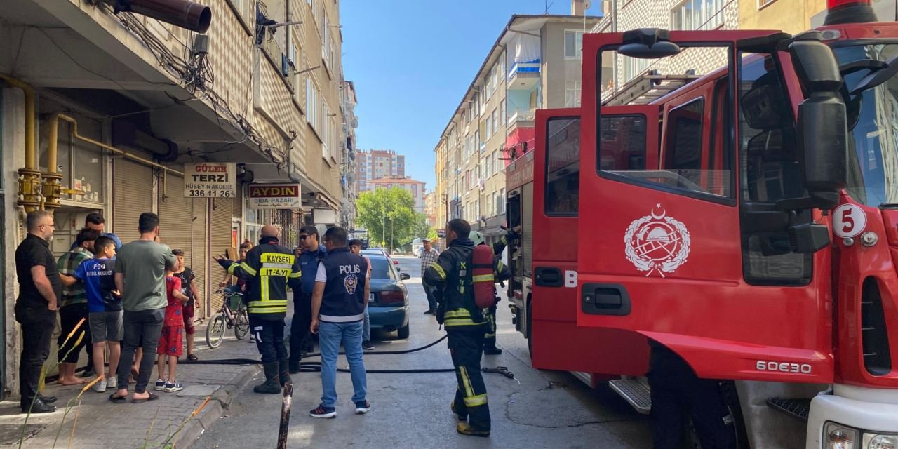 Kayseri'deki ev yangınına müdahalede bulunuldu