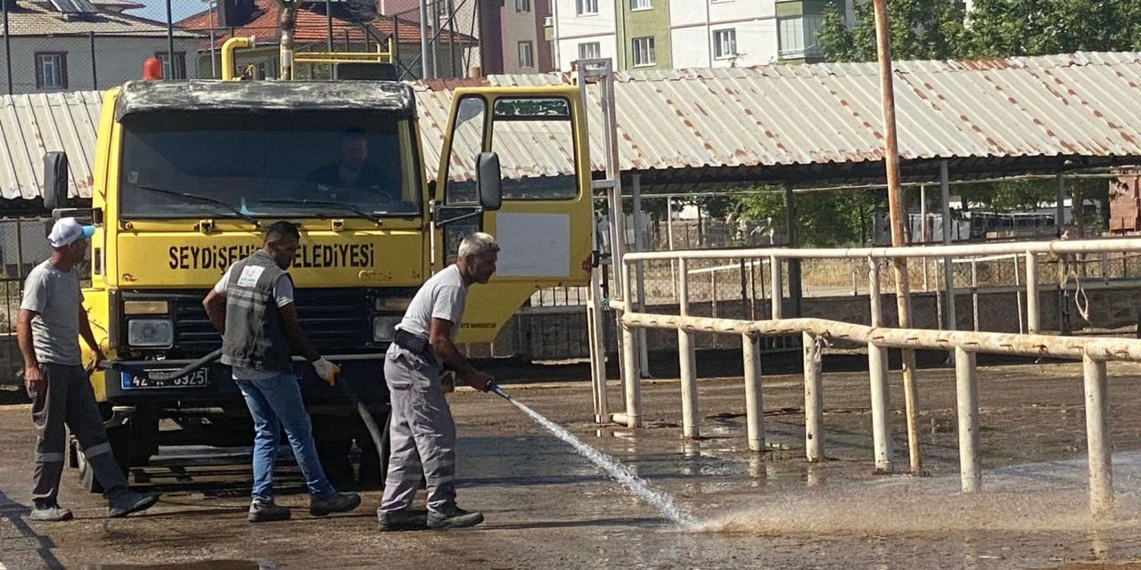 Seydişehir'de bayram sonrası temizliği başladı