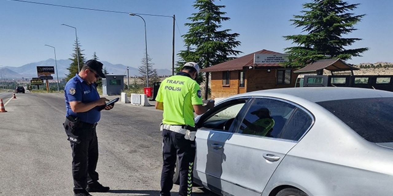 Karaman'da çeşitli suçlardan araması bulunan kişiler yakalandı