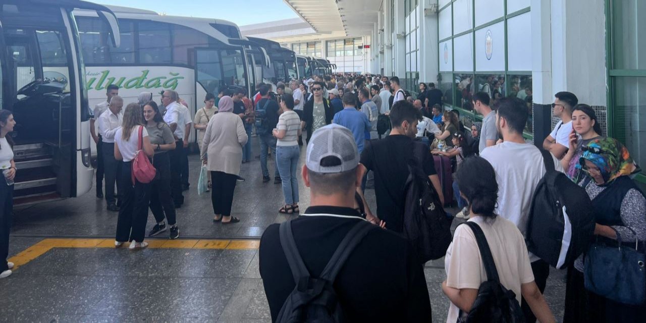 Ankara'da tatil dönüşü yoğunluğu yaşanıyor