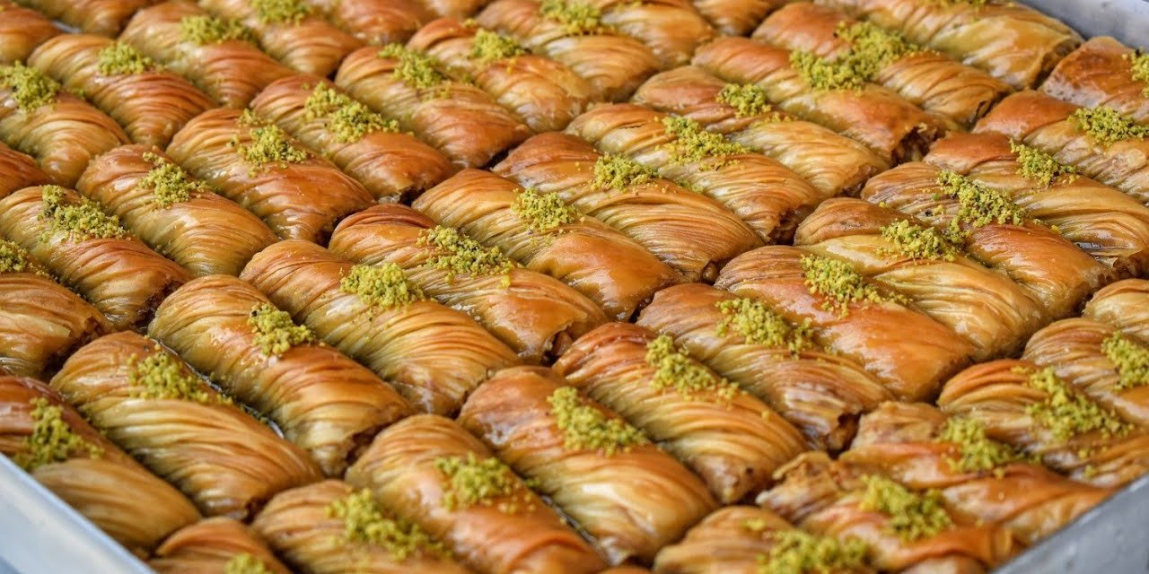 Fiyatı uçtuğundan herkes evde yapıyor! Baklava yapmayı kolaylaştıran 9 tüyo