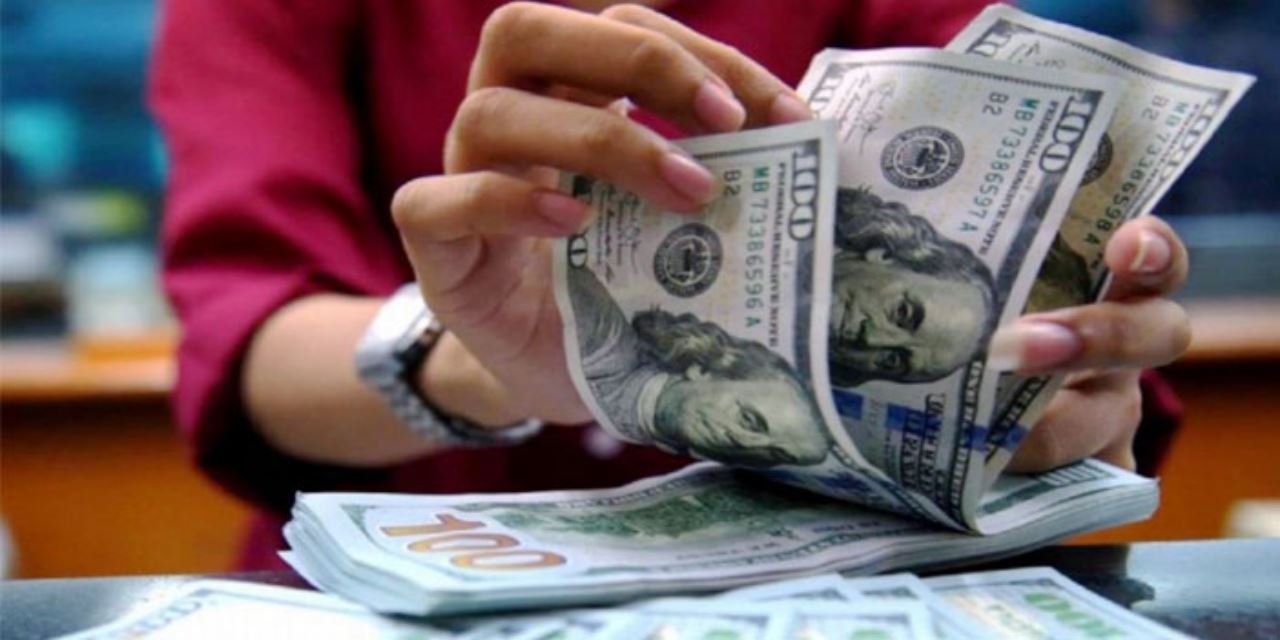 Dolar rekorlara doymadı! Tüm zamanların zirvesinde