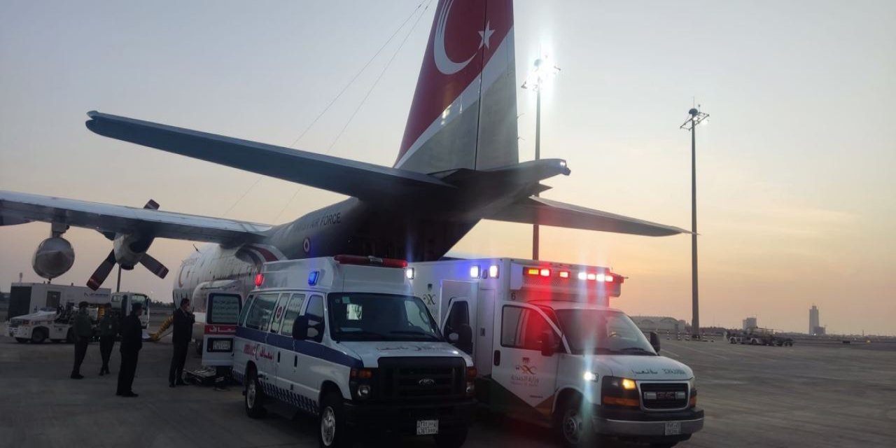 Hac ibadeti sırasında sağlık sorunları yaşayan vatandaşlar için C-130 uçağı görevlendirdi