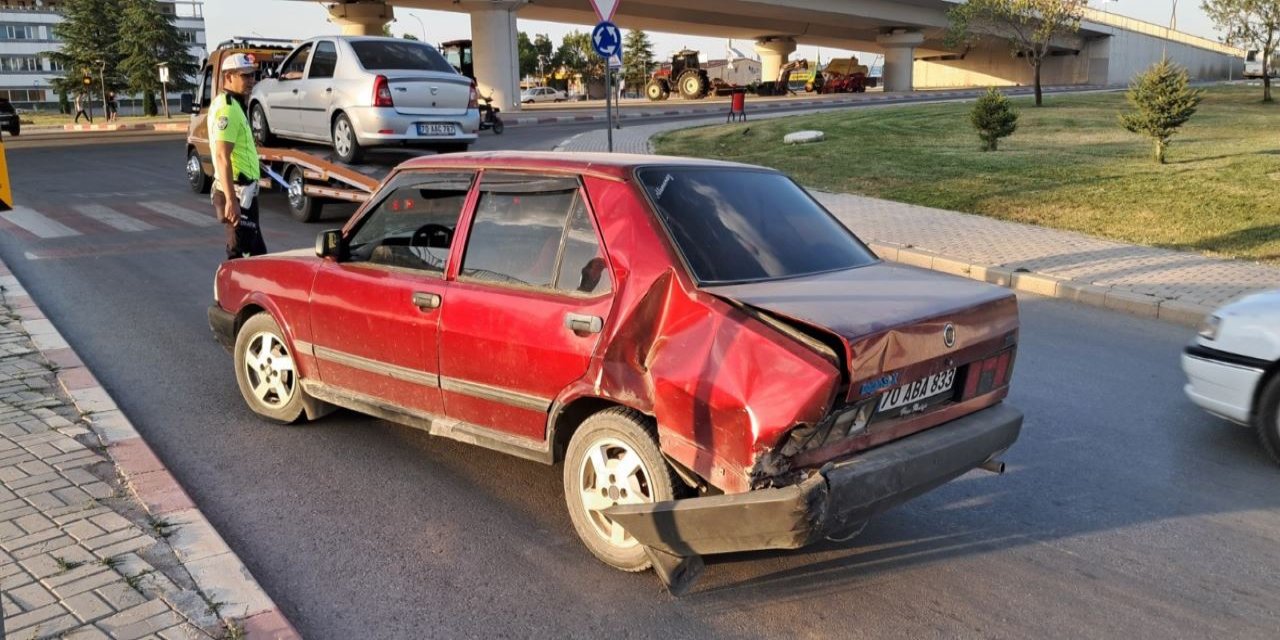 Karaman’da iki araç çarpıştı. Kazada 1 kişi yaralandı