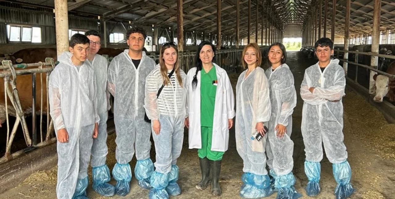 Öğrenciler Gözlü TİGEM'de hayvancılık dersi aldı