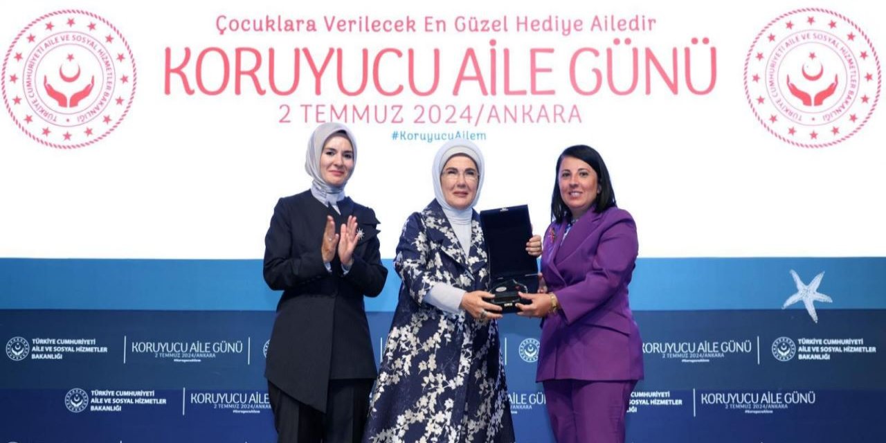 Emine Erdoğan, Gönül Elçileri ve koruyucu ailelerle ''Koruyucu Aile Günü''nde bir araya geldi