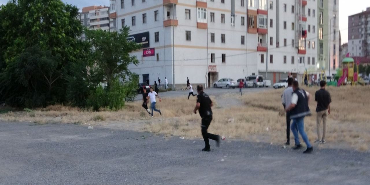 Kayseri'deki olaylarda 21 polis ve 1 itfaiye personeli yaralandı