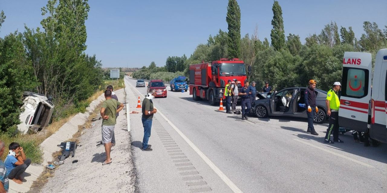 Araç ile pikap çarpıştı: Kazada 1 kişi hayatını kaybetti