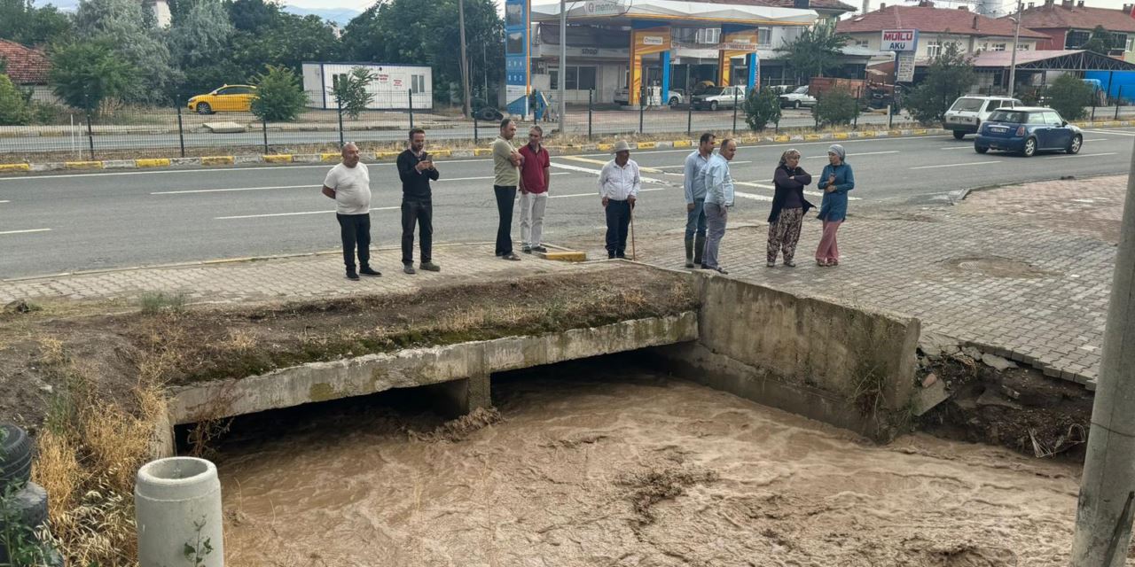 Yaz yağmuru Kırıkkale'de hasar bıraktı