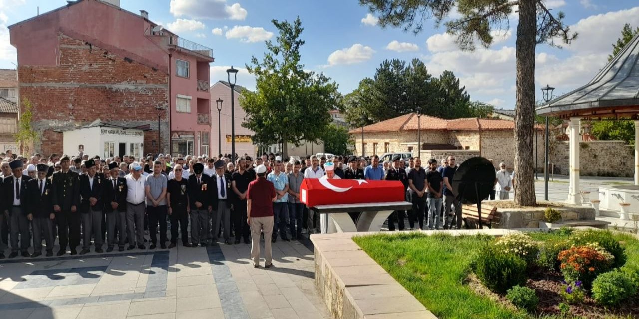 Kıbrıs gazisi son yolculuğuna uğurlandı