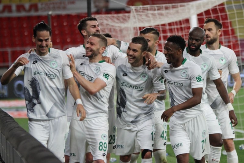 İzmir’de kazanan Konyaspor oldu