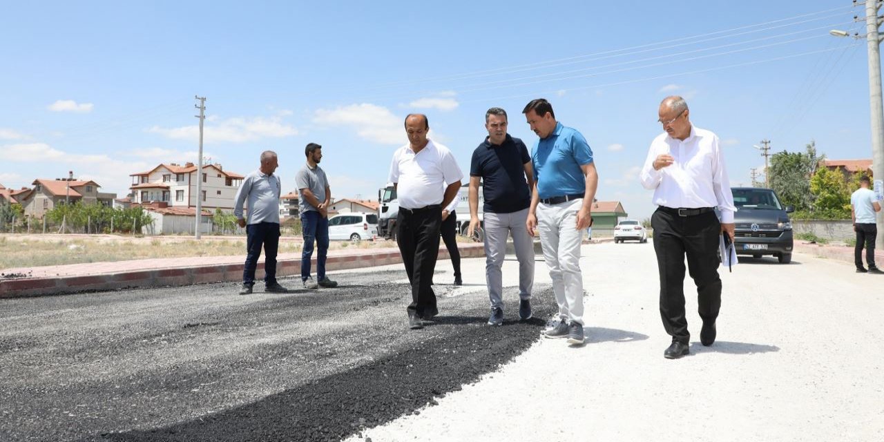 Karatay'da sıcak asfalt çalışmaları devam ediyor