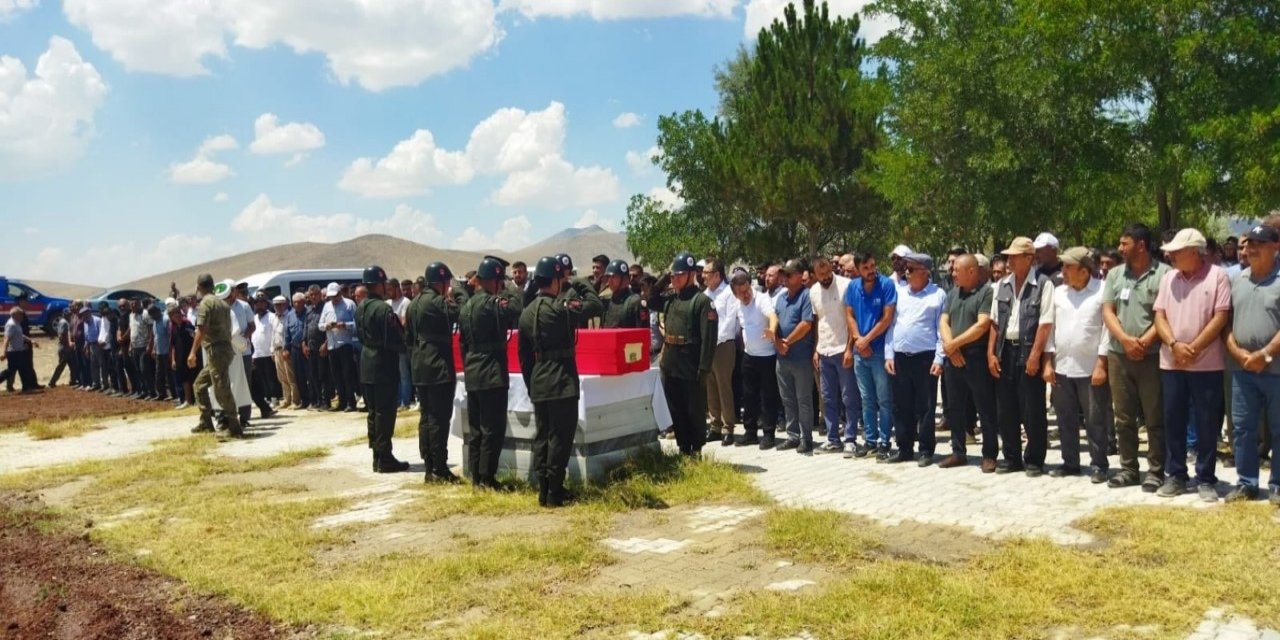 Hayatını kaybeden Kıbrıs gazisi Karapınar'da toprağa verildi