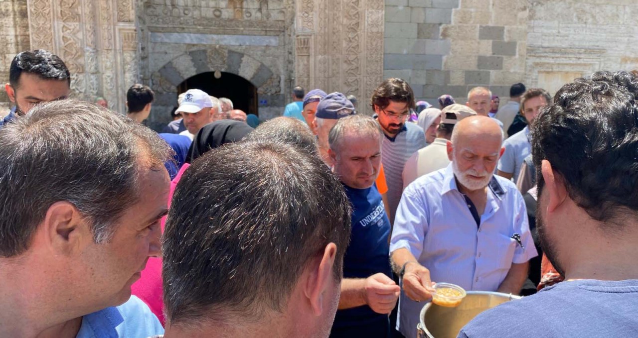 Beyşehir'de Muharrem ayının gelişi sebebiyle aşure ikramı yapıldı