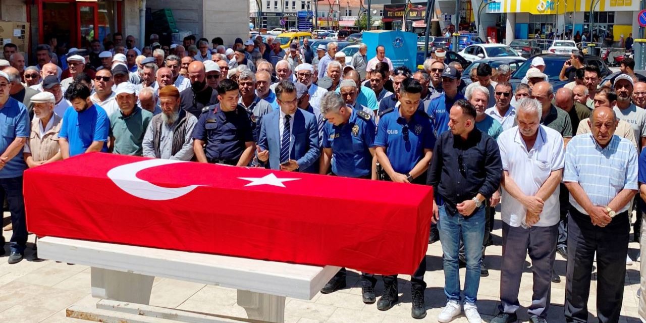 Kazada yaşamını yitiren emekli polis toprağa verildi