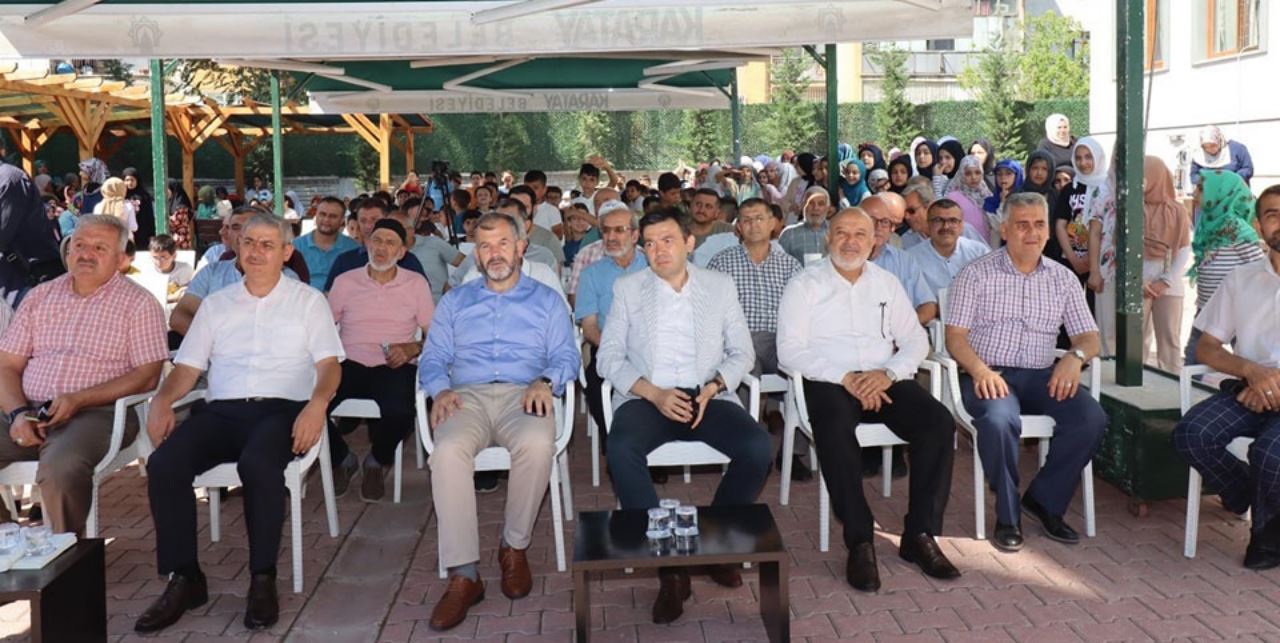 Hacı Hasanbaşı Kur’an Kursu'nda aşure dağıtıldı