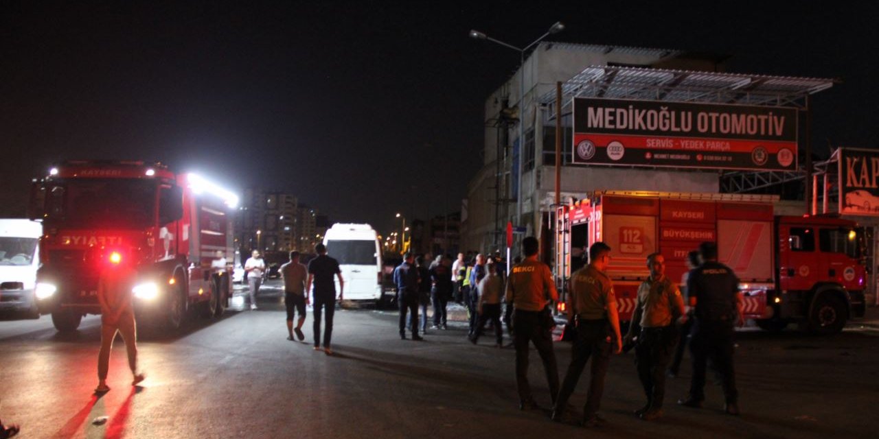 İşyerinin doğalgaz borusu patladı, panik yaşandı