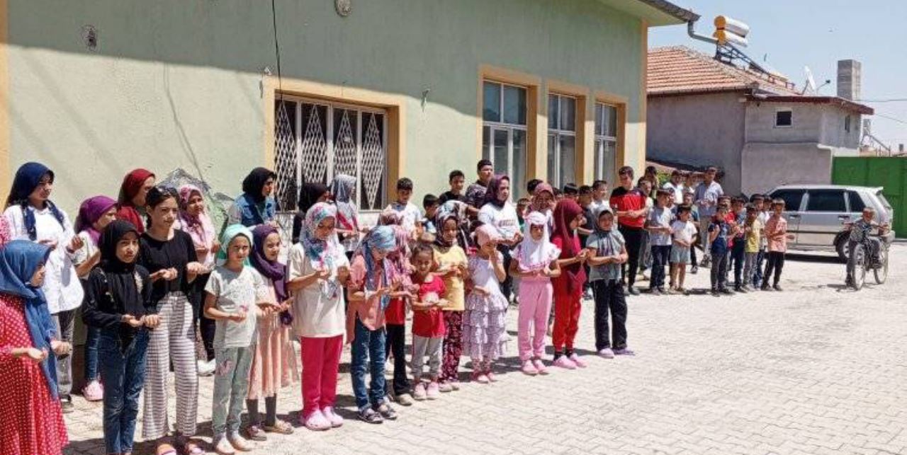 Gözlü Kur’an Kursu’nda aşure dağıtıldı